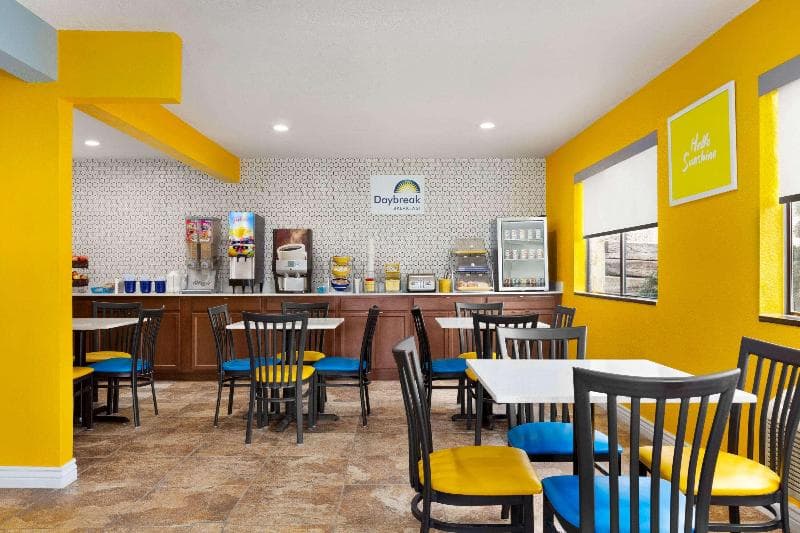Days Inn by Wyndham Ruidoso Downs 4