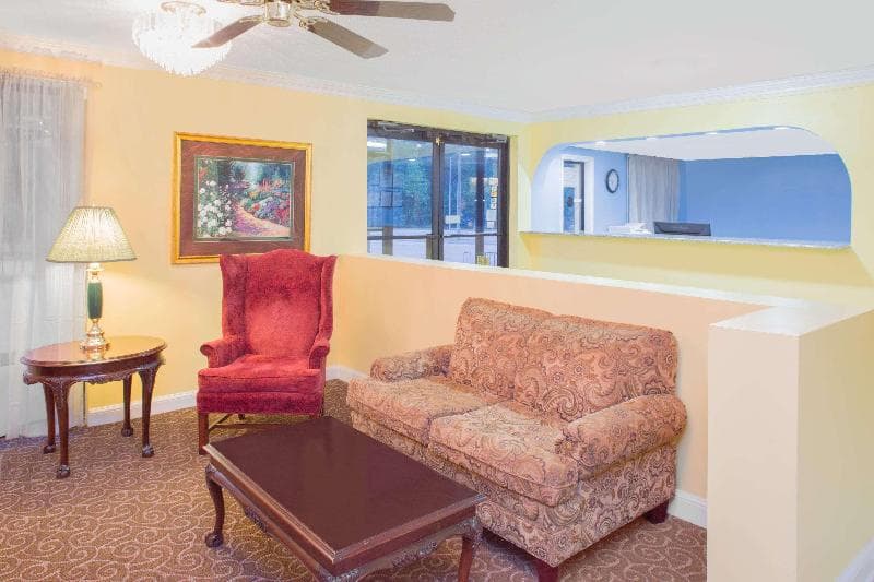 Days Inn by Wyndham Andalusia 4