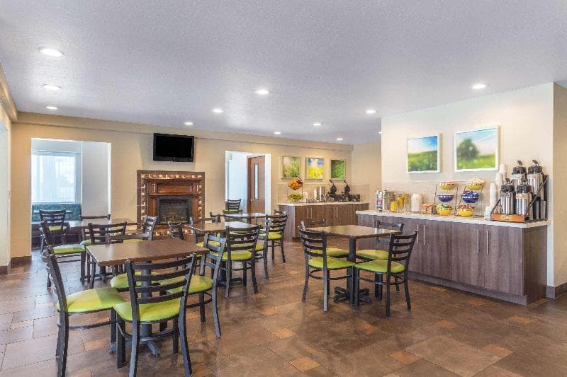 Days Inn & Suites By Wyndham East Flagstaff 5