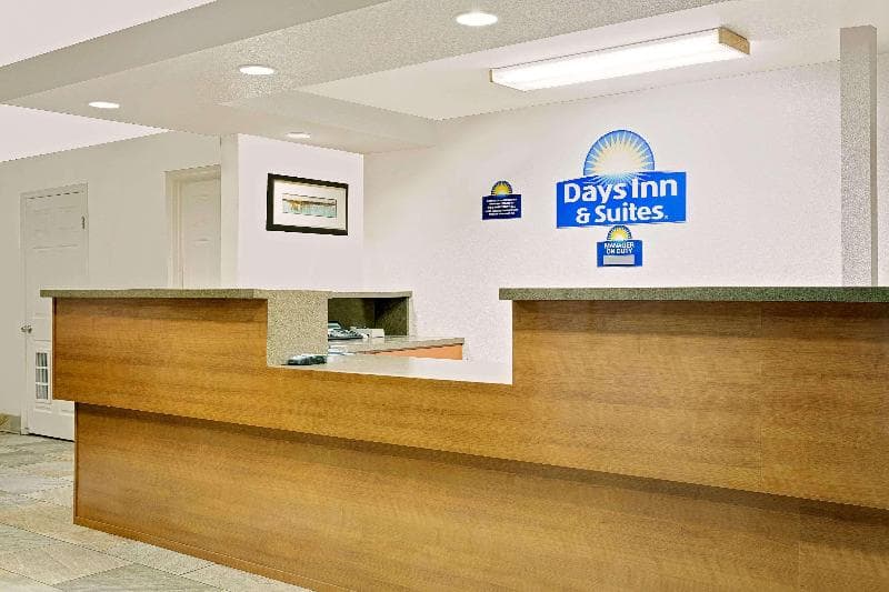 Days Inn & Suites by Wyndham Needles 4