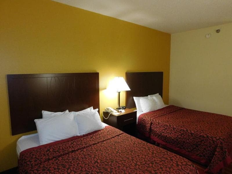 Days Inn by Wyndham Walcott Davenport 4