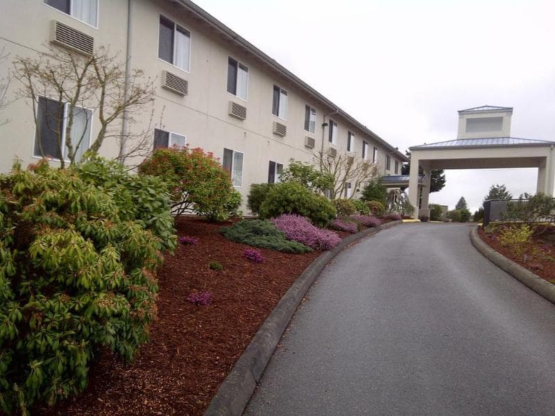 Red Lion Inn & Suites Sequim photo 1
