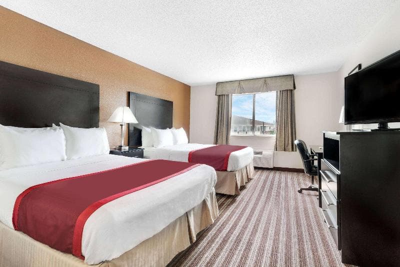Days Inn & Suites By Wyndham Dallas 4