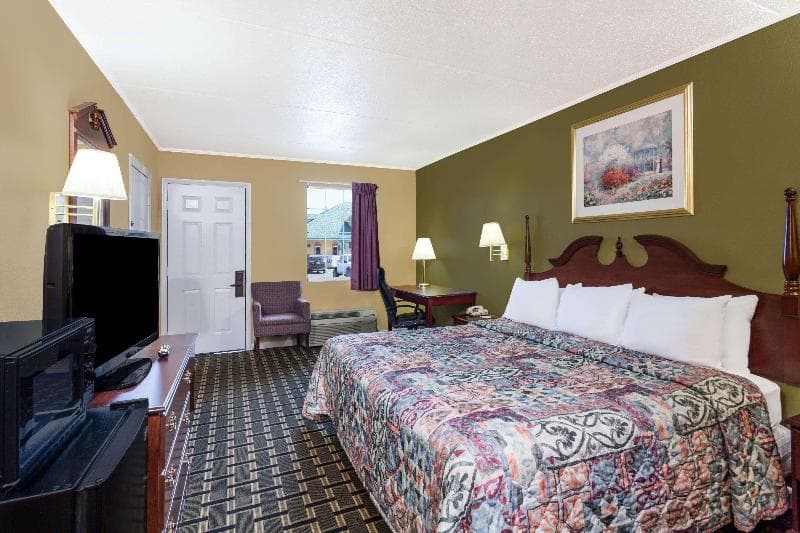 Days Inn By Wyndham Lenoir City 4