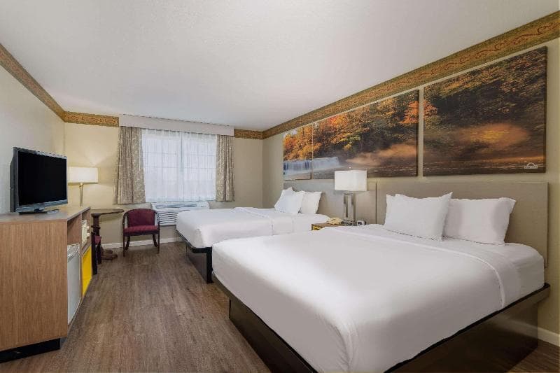 Days Inn By Wyndham Mountain Home 3