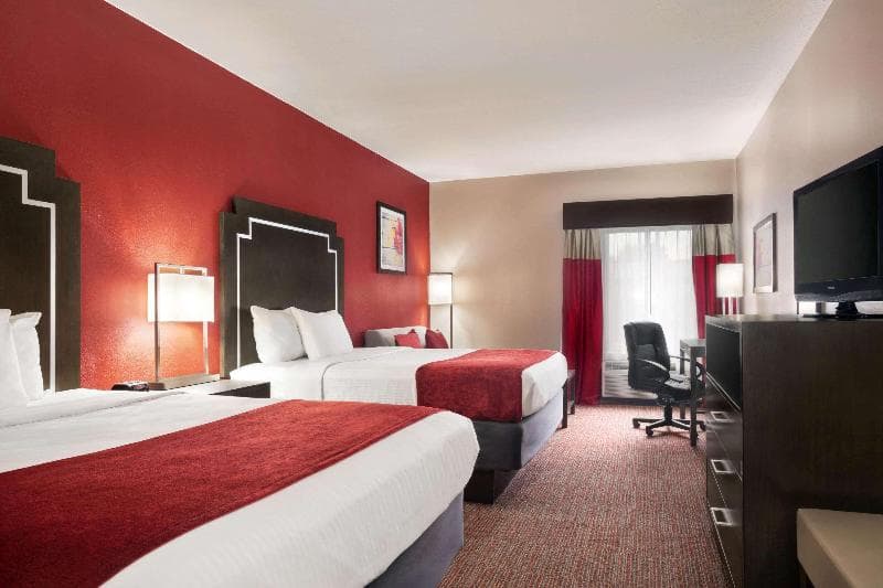 Days Inn & Suites By Wyndham Murfreesboro 3