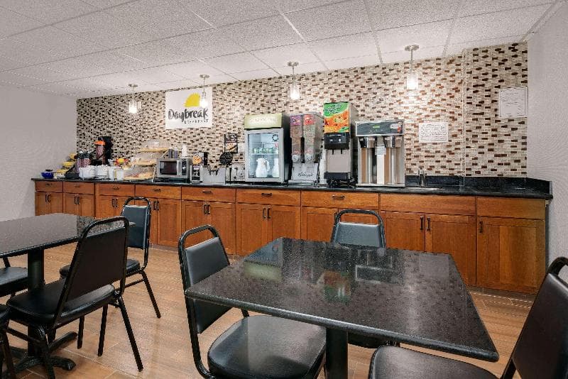 Days Inn By Wyndham Mounds View Twin Cities North 3