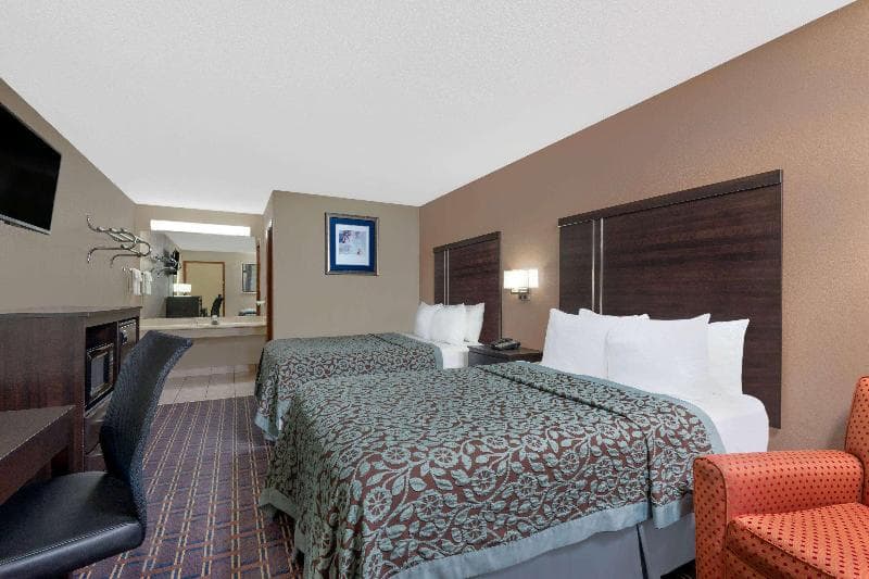 Days Inn By Wyndham Maumee/Toledo photo 1