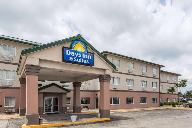 Days Inn & Suites by Wyndham of Morris 5