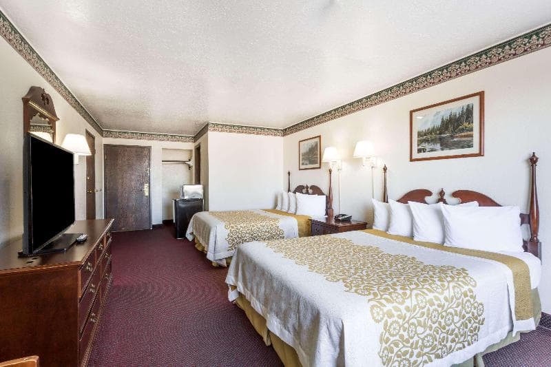 Days Inn By Wyndham Evanston 4