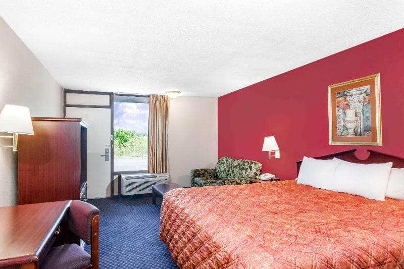 Days Inn By Wyndham Martin 2