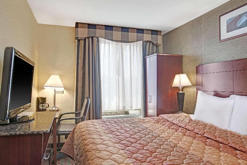Days Inn by Wyndham Brooklyn 4