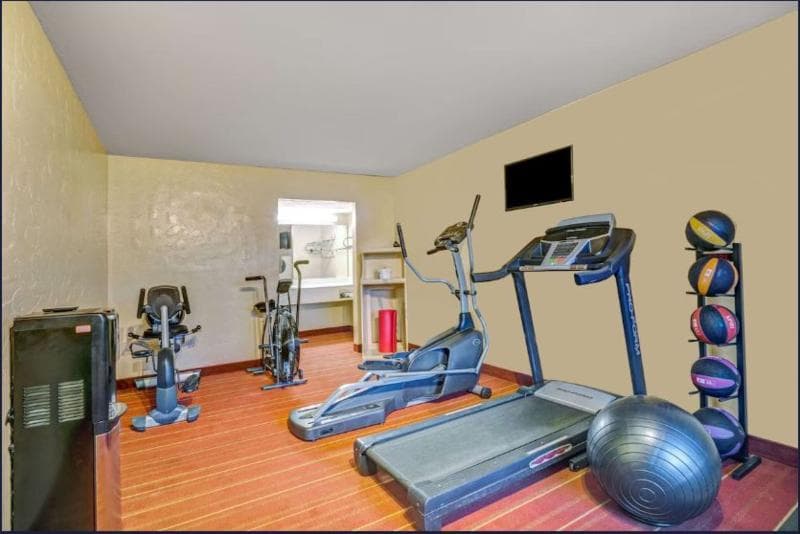 Days Inn By Wyndham Louisville Airport Fair & Expo Center 5