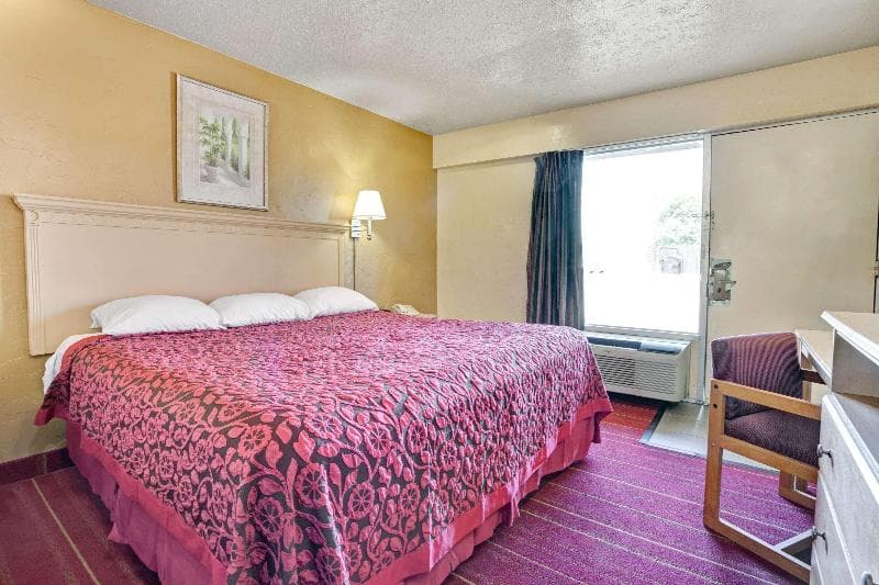 Days Inn By Wyndham Louisville Airport Fair & Expo Center 3