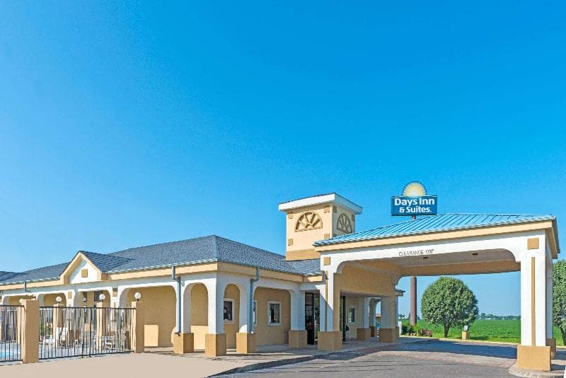 Days Inn & Suites By Wyndham Osceola 5
