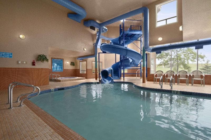 Days Inn By Wyndham Red Deer 4