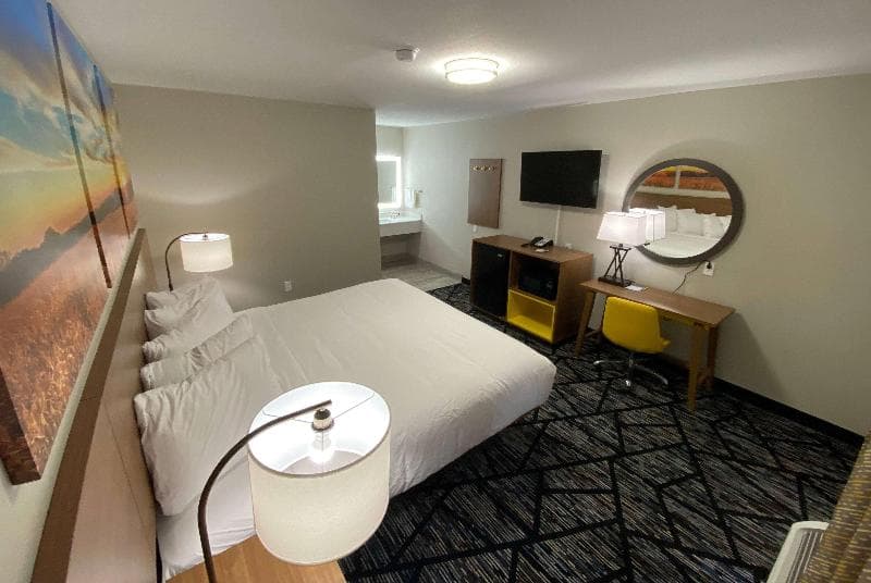 Days Inn by Wyndham Lake Charles 5
