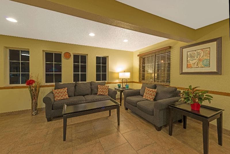 Days Inn by Wyndham Cameron 2