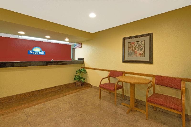 Days Inn by Wyndham Cameron 3