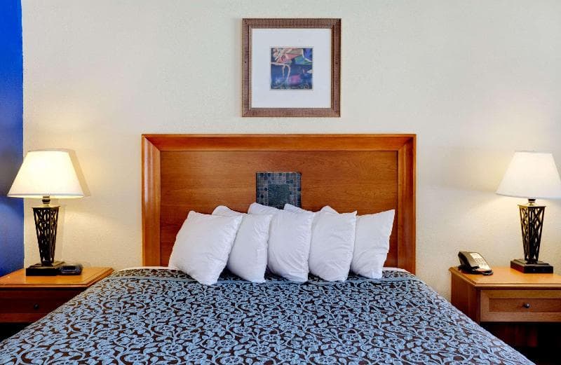 Days Inn by Wyndham Lafayette Near Lafayette Airport 2
