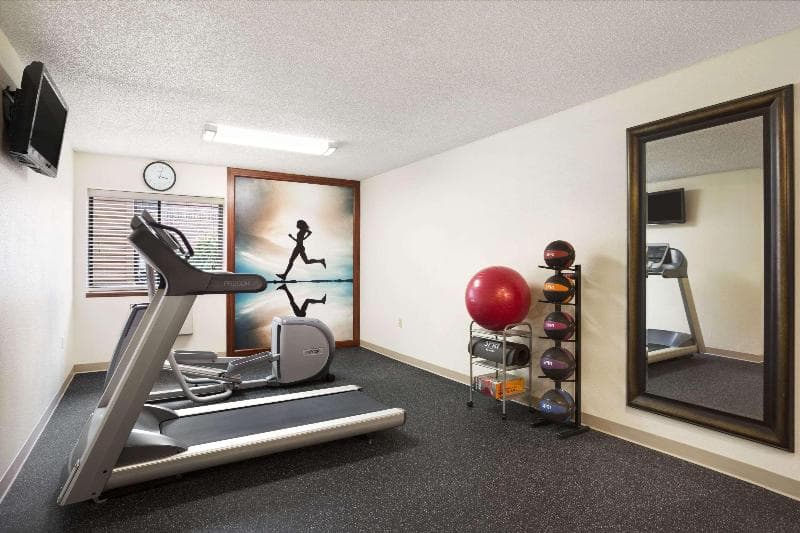 Days Inn by Wyndham Middletown 2