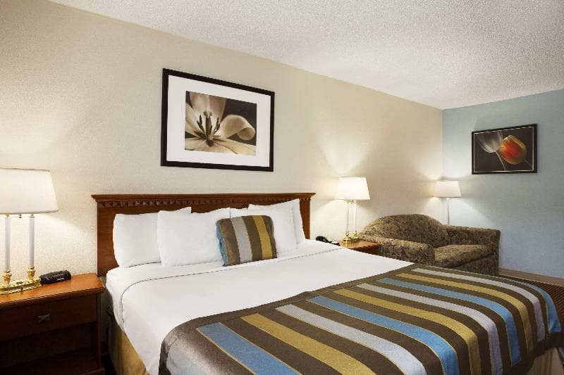 Days Inn by Wyndham Middletown 3