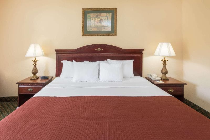 Days Inn & Suites by Wyndham Eunice photo 1