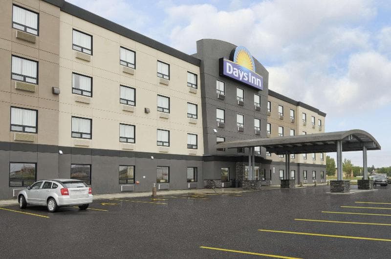 Days Inn by Wyndham Regina Airport West photo 1