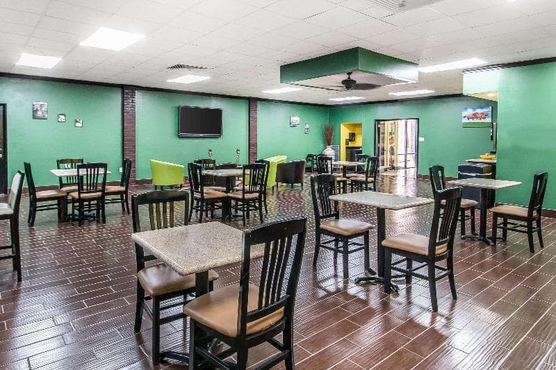 Quality Inn Hinesville - Fort Stewart Area 2