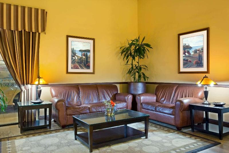 Days Inn by Wyndham Fontana / Rialto 3