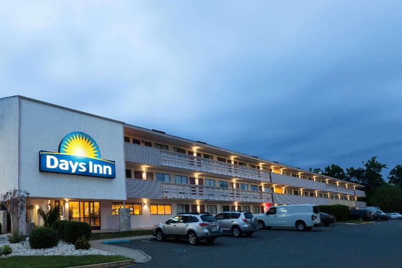 Days Inn by Wyndham Monmouth Junction Princeton photo 1