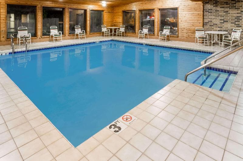 Days Inn By Wyndham Stoughton 4