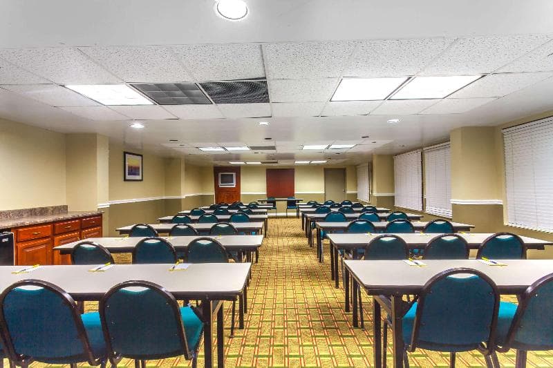 Days Inn by Wyndham Lebanon photo 1