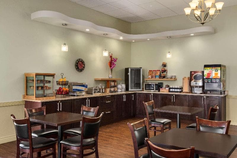 Quality Inn & Suites Whitecourt 2