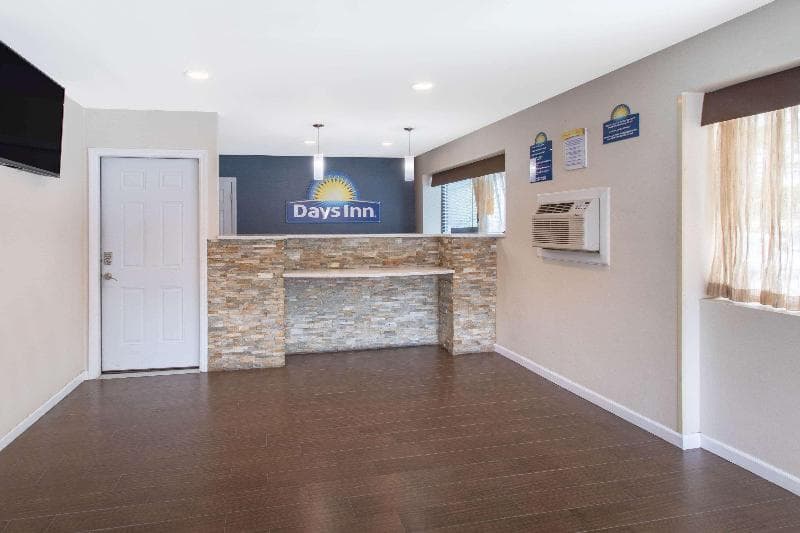 Days Inn by Wyndham Elmsford / White Plains 3