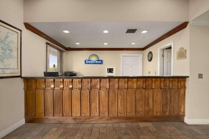 Days Inn by Wyndham Alexander City 5
