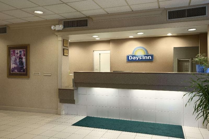 Days Inn by Wyndham Sidney 5