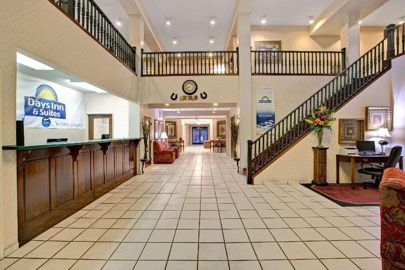 Days Inn & Suites By Wyndham Hickory 5