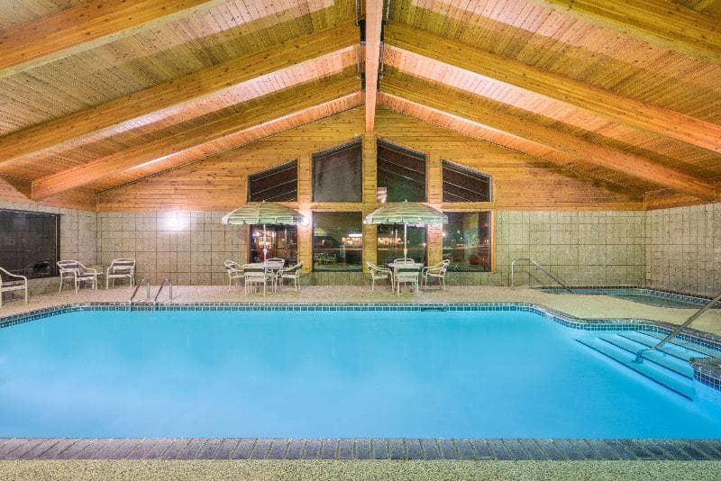 Days Inn & Suites by Wyndham Baxter Brainerd Area 5