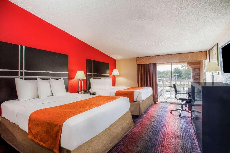 Howard Johnson by Wyndham North Plainfield 1