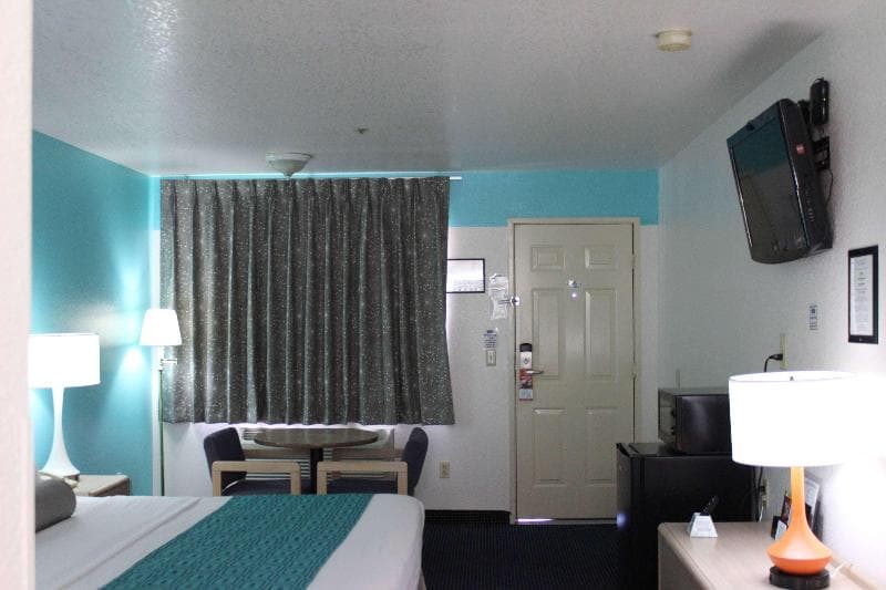 Howard Johnson by Wyndham Holbrook 3