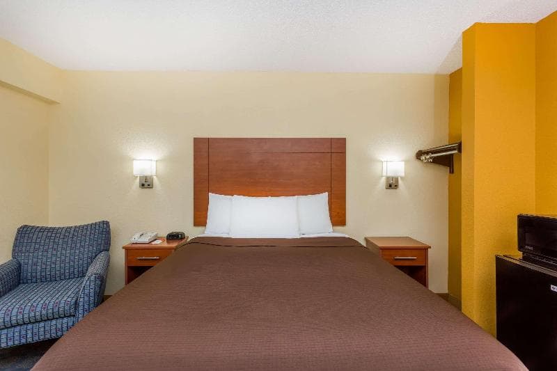 Quality Inn 5