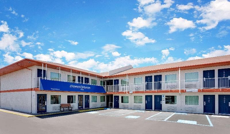 Howard Johnson by Wyndham Las Vegas Near The Strip 1