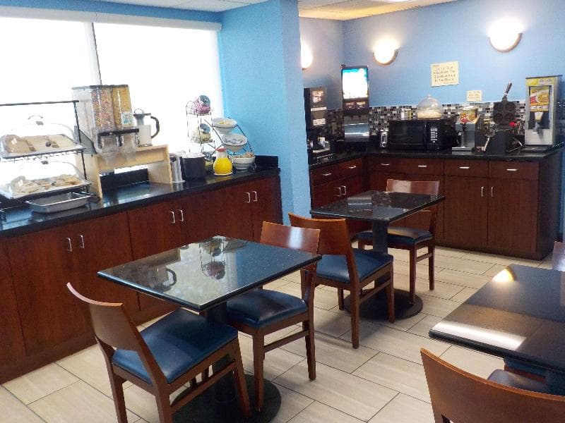 Surestay Hotel By Best Western Lenoir City 5