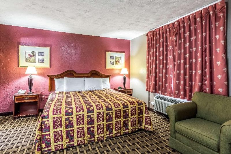 Rodeway Inn 2