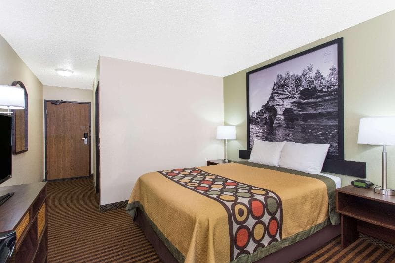 Super 8 By Wyndham Eau Claire I-94 2