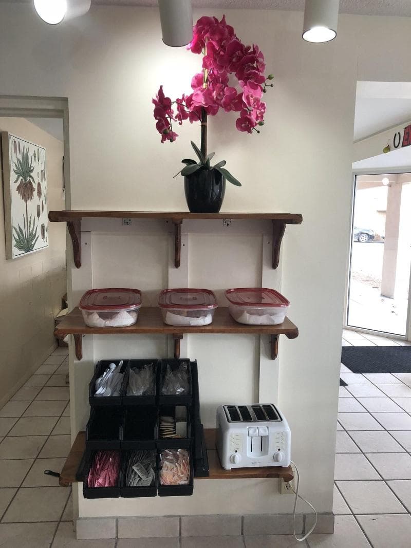 Kinghts Inn Oswego East 5