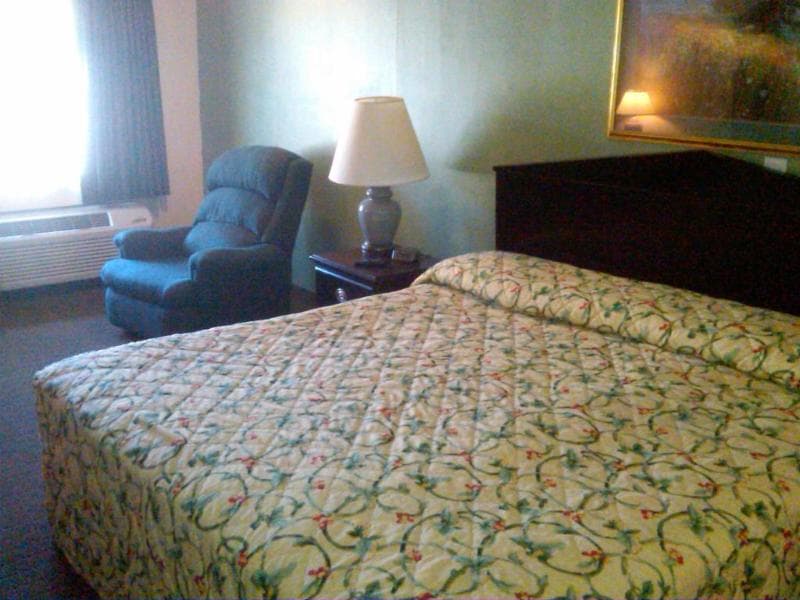 Knights Inn Battle Creek photo 1