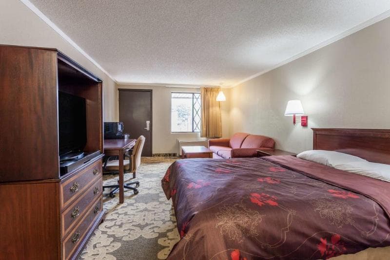 Knights Inn Detroit Area/Farmington Hills 4