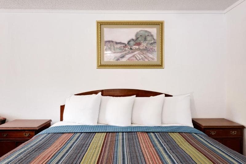 Knights Inn - Macedonia 4